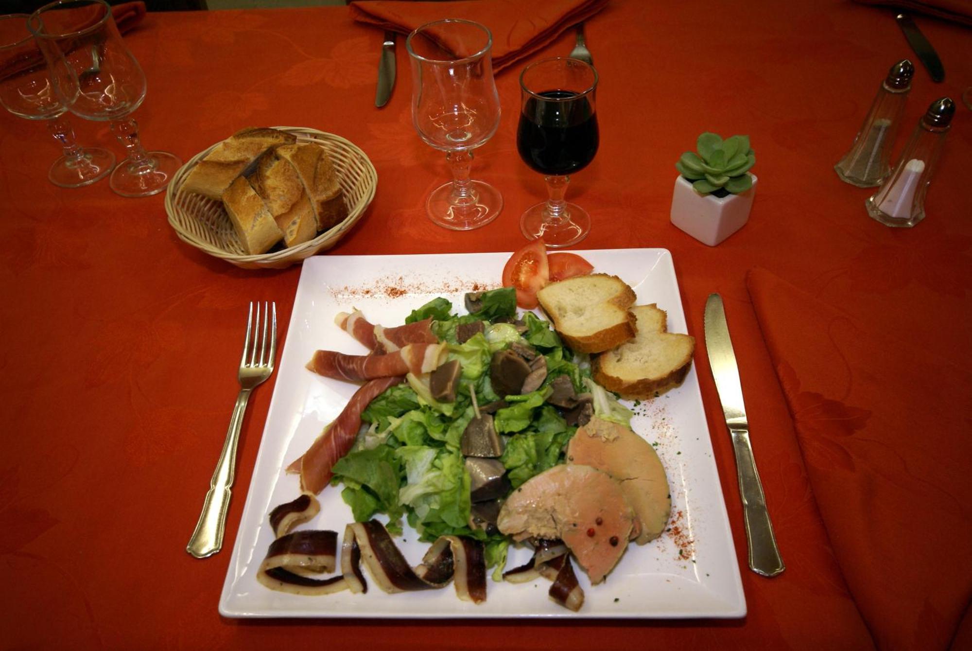 Hotel Restaurant Du Lauragais Logis De France Villefranche-de-Lauragais Eksteriør bilde